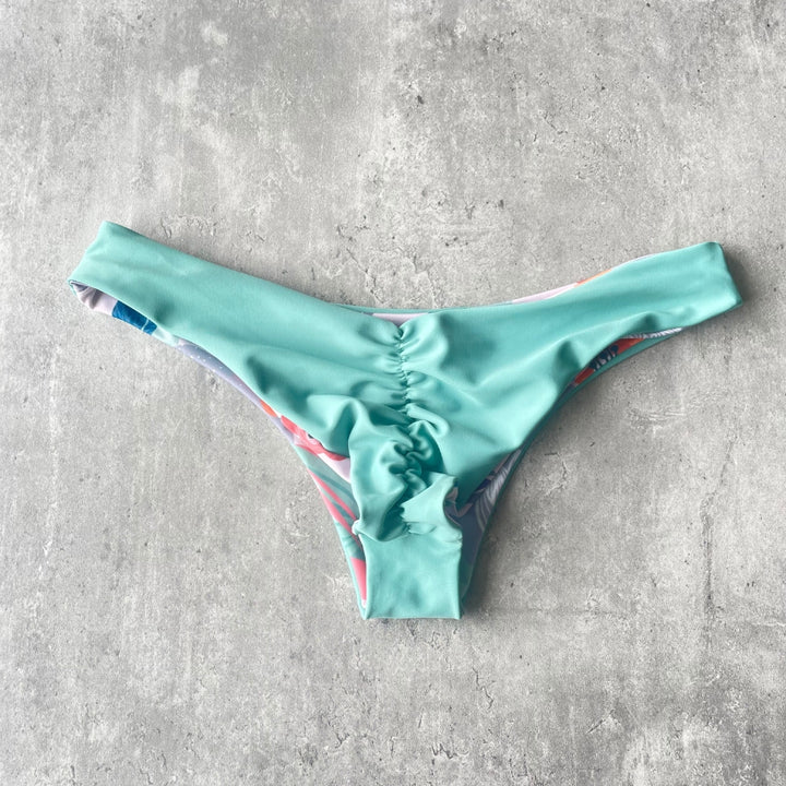 Braguita Cocos flores rosadas reversible a menta