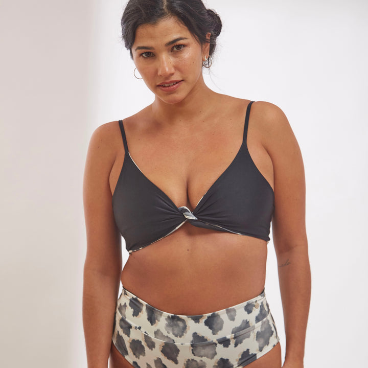 Top Santa María animal print reversible a negro